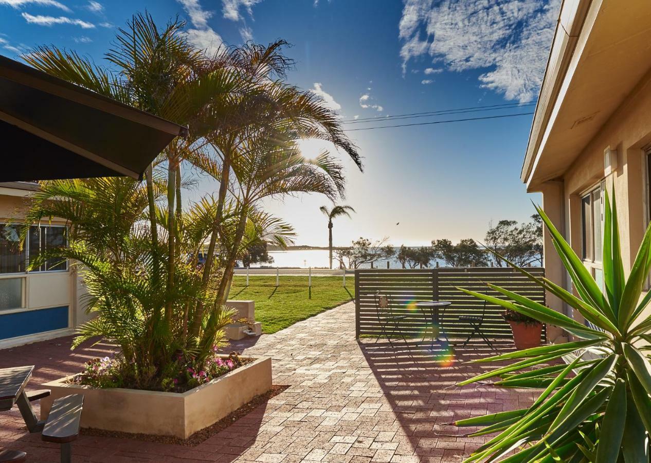Api Pelican Beach Front Apartments Kalbarri Esterno foto