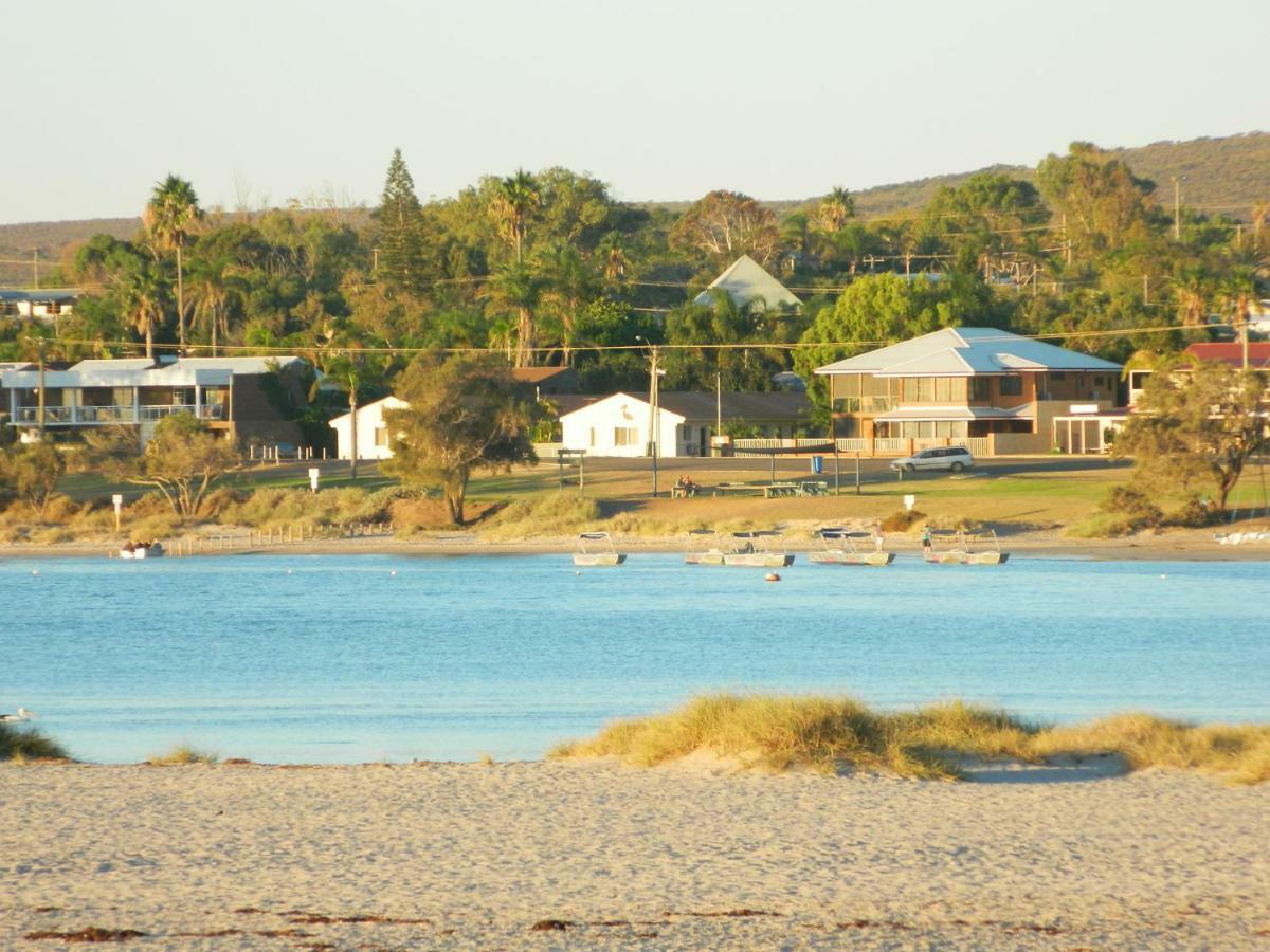 Api Pelican Beach Front Apartments Kalbarri Esterno foto
