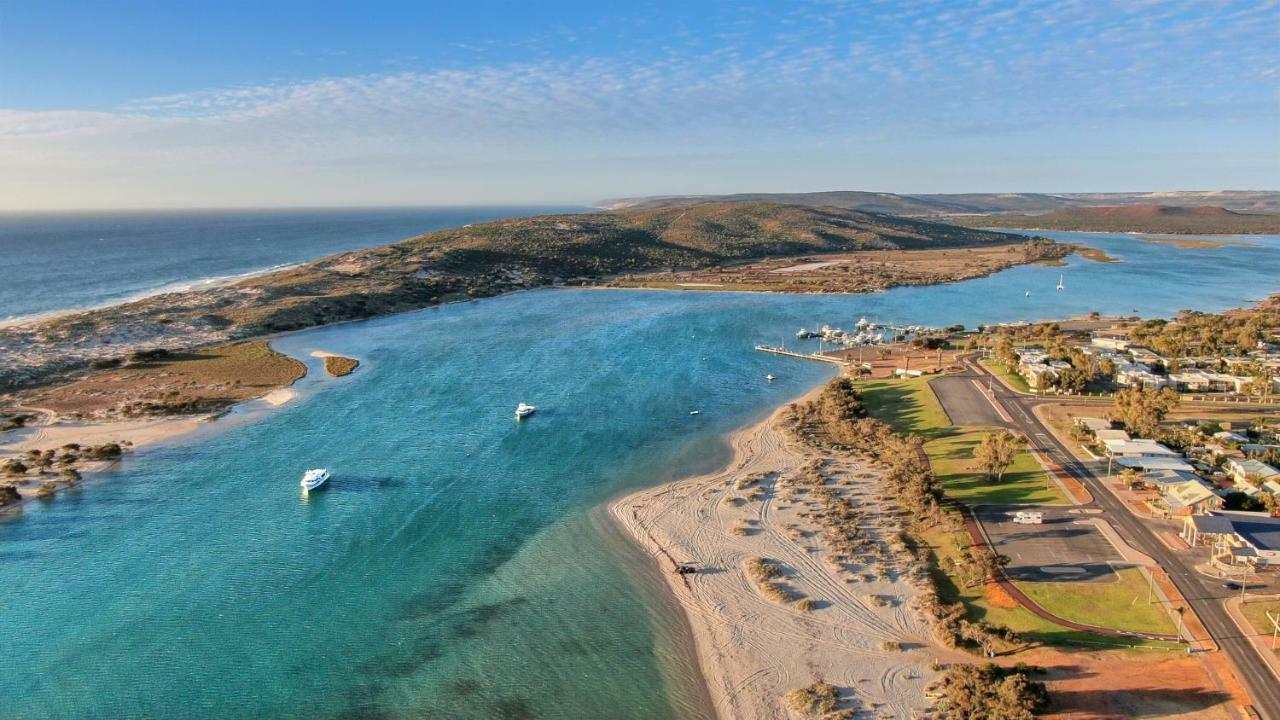 Api Pelican Beach Front Apartments Kalbarri Esterno foto